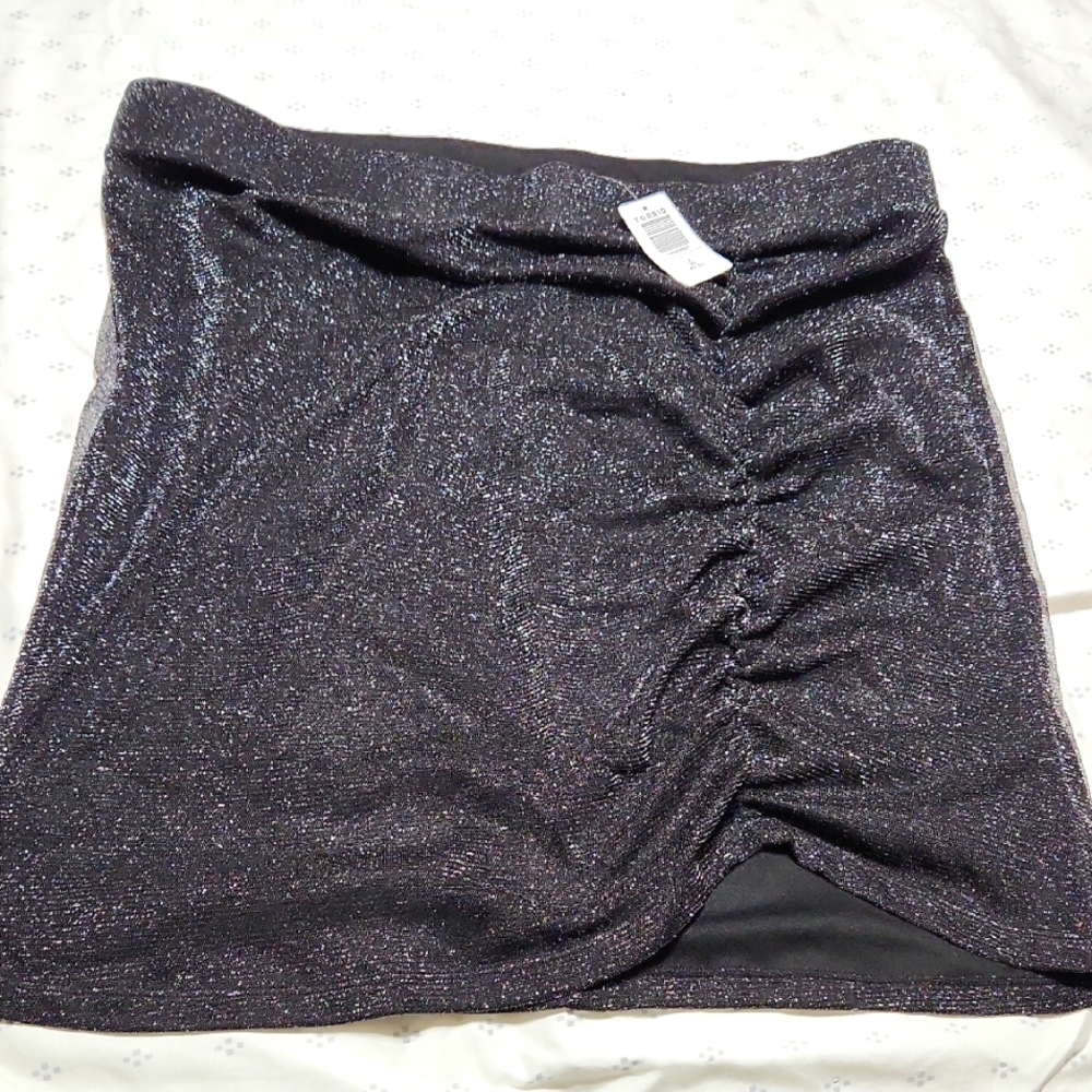 TORRID black Skirt With Silver Metallic Shimmer And Rushed On One Side Size 3X